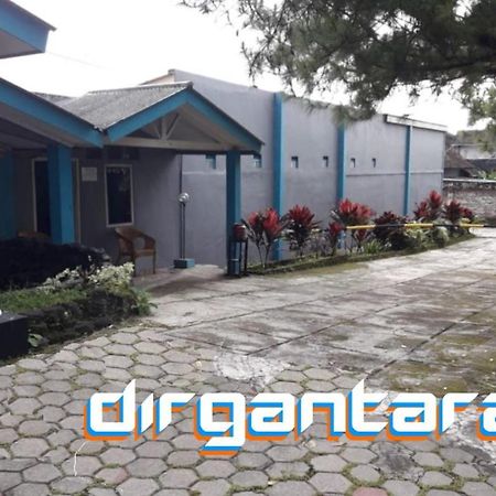 Hotel Dirgantara Parakan  Exterior photo
