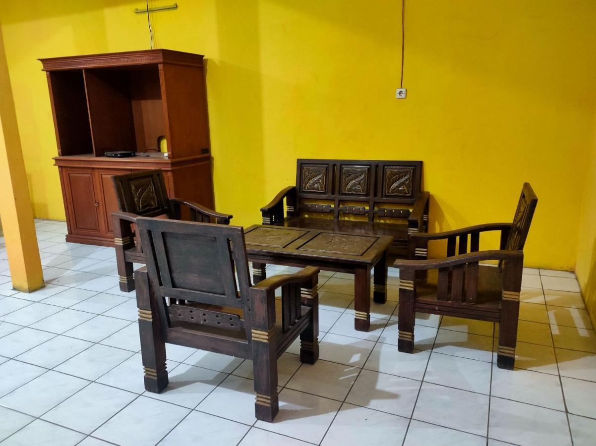 Hotel Dirgantara Parakan  Exterior photo