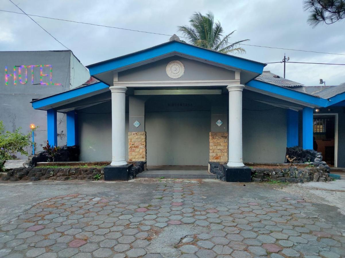 Hotel Dirgantara Parakan  Exterior photo