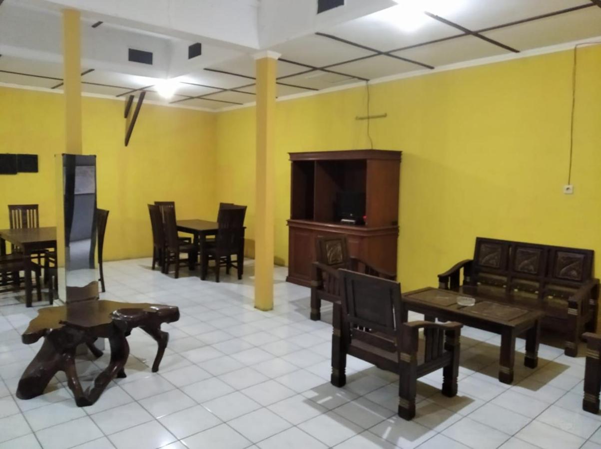 Hotel Dirgantara Parakan  Exterior photo